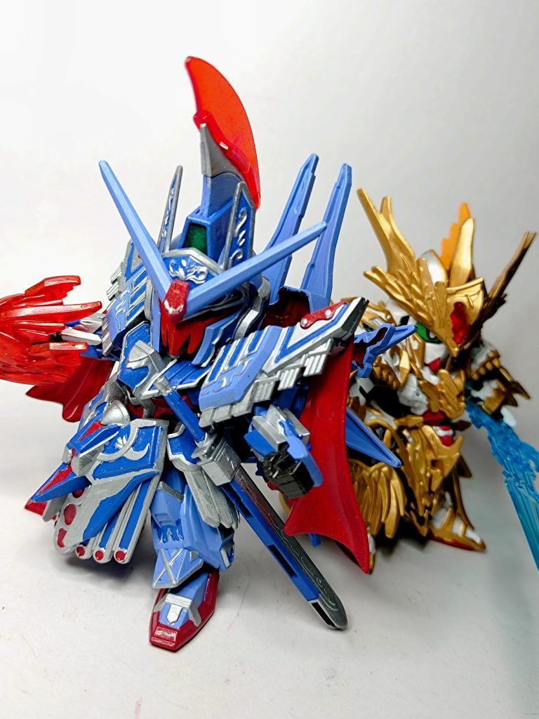 盟友アーサーガンダムMk-Ⅲと並べてみました。SDガンダムはやはり騎士か武者じゃないと納得できない世代です。三國志は漢字が読めないんだもん…それでは、次回を待て！