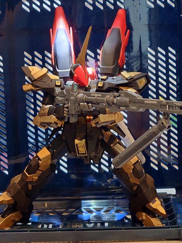 超射程ロングライフル。バレルに付いてるタンクはマガジンではなく冷却剤という設定。