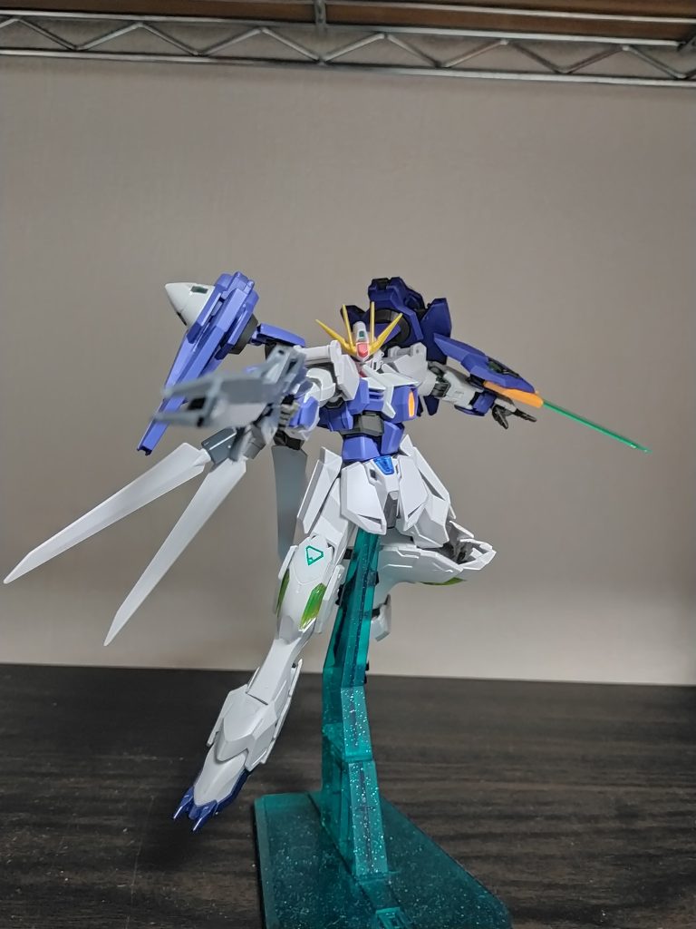 GNバスターライフルフルドライヴガンダムリベルタスと同じ武装。性能に差は無い。