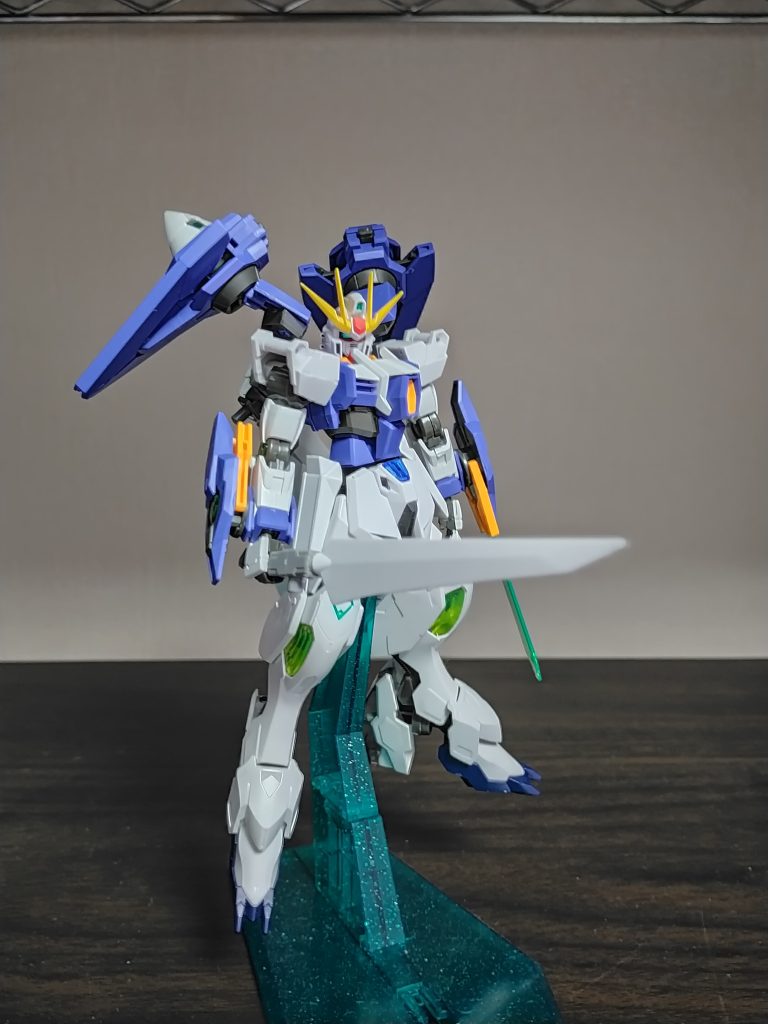 GNスラッシュソードバックパックにラックしている片手剣。GNガンブレイドと同じようにビームを纏うことができる。