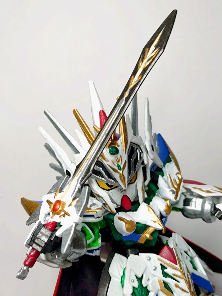 《シンセリティソード》某エクスカリバーのようにゴールドな刀身にしようかとも思いましたが、エクスカリバーは他の方がお持ちでしたので原作通りにしました。