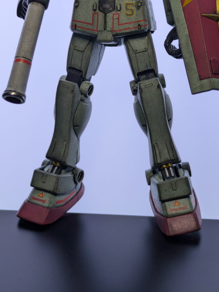 足首のシリンダーをわかりやすいように作り直しています。ちょっとしたアクセントになって良い感じに思います。