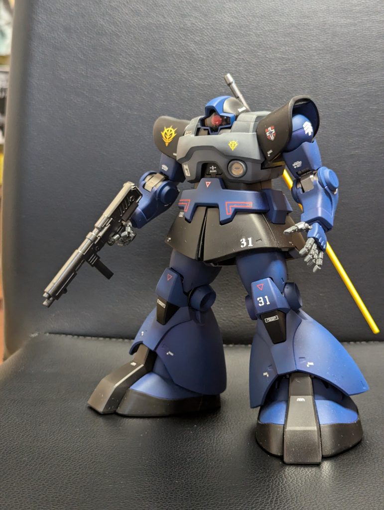 ドムにはバズーカのイメージですが、マシンガンも良いものだと持たせてみて感じました。