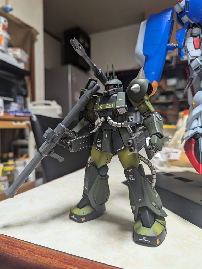 ザクにしろ、ガンダムにしろ、Ver.2のフレームは本当に優秀ですね。でも、ガンダムベース限定なんで仕方ないですが、あの色は正直無いですわ。それと無駄に余るパーツをどうするか悩みどころ。製作するにはストレス無く楽しくできたので良しです。 