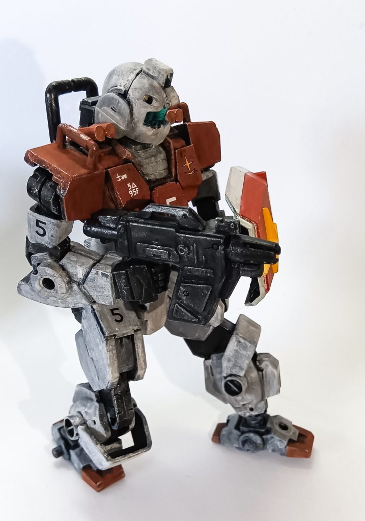 ビームスプレーガンは大型化。M.S.Gのパイルバンカーガンを改造。