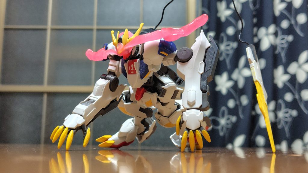 テイルブレードも相まって正に獣。