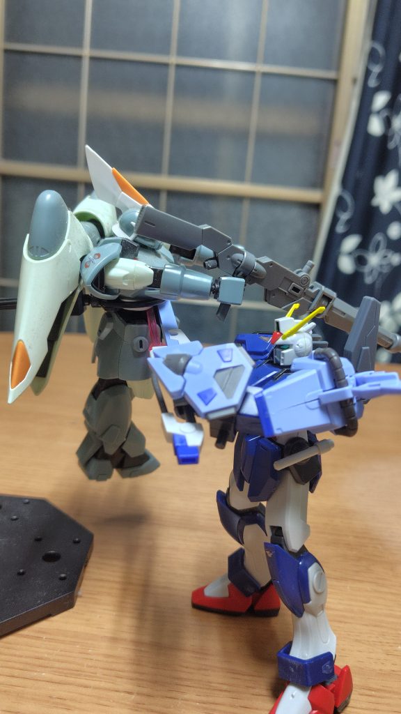 シュゲルトゲベールで胴体ごとコクピットを切断！よく見ると胴体にめり込んでる！！