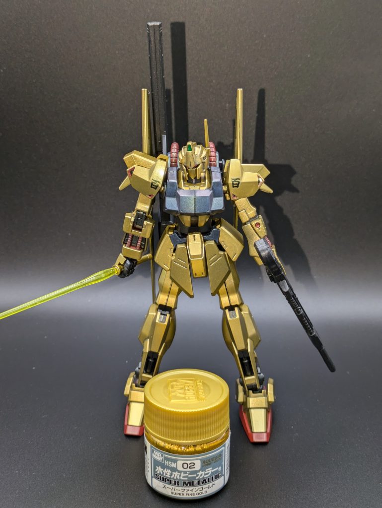 今回、10月に新しく発売された、クレオスの水性スーパーファインゴールドをベタ吹きしてます。これにクリアイエローとか軽く吹けばもう少しキラッと感が増しそうです。