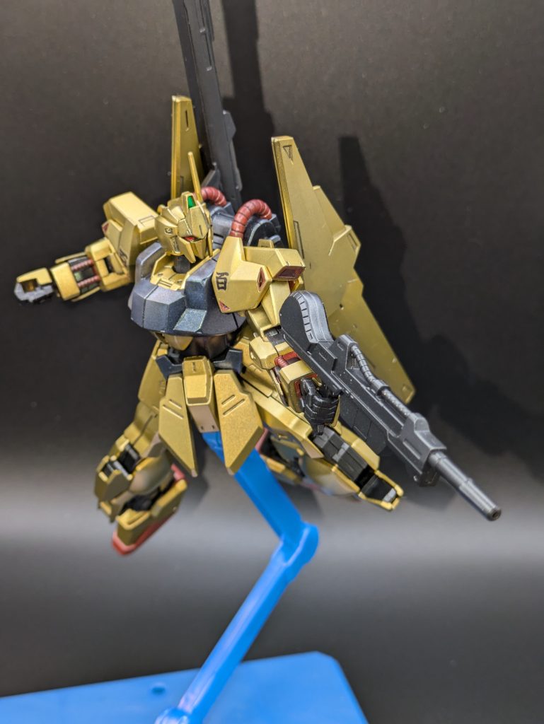 ゼータで初登場した時は色合いがなかなかセンセーショナルだった思い出。