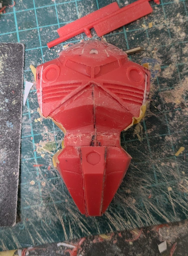 上半身は肩幅を詰め、腹を一旦カットしてライザップ。腰も一旦カットして小型化してます。