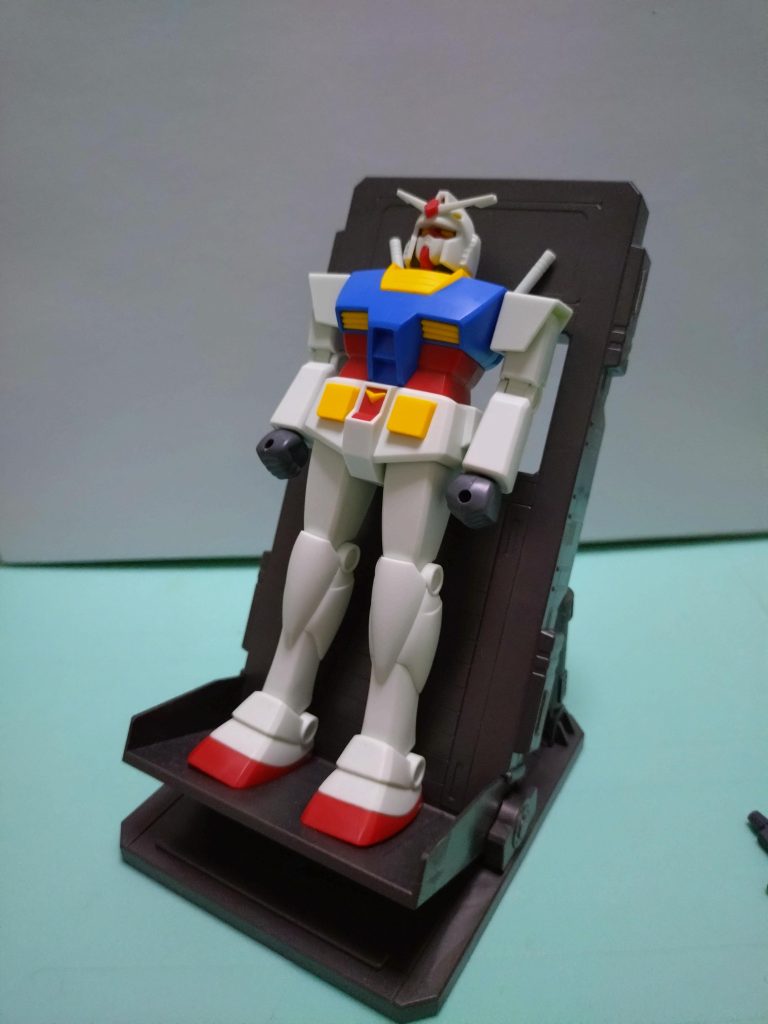 正直もうRX-78-2はもうエントリーグレードのがあるんで買うつもり無かったんですが、まあ面白そうなのと今日休みだったんで買いました。手軽に作れるのは良かったですが、何処の層に向けた製品なのかは不明です。