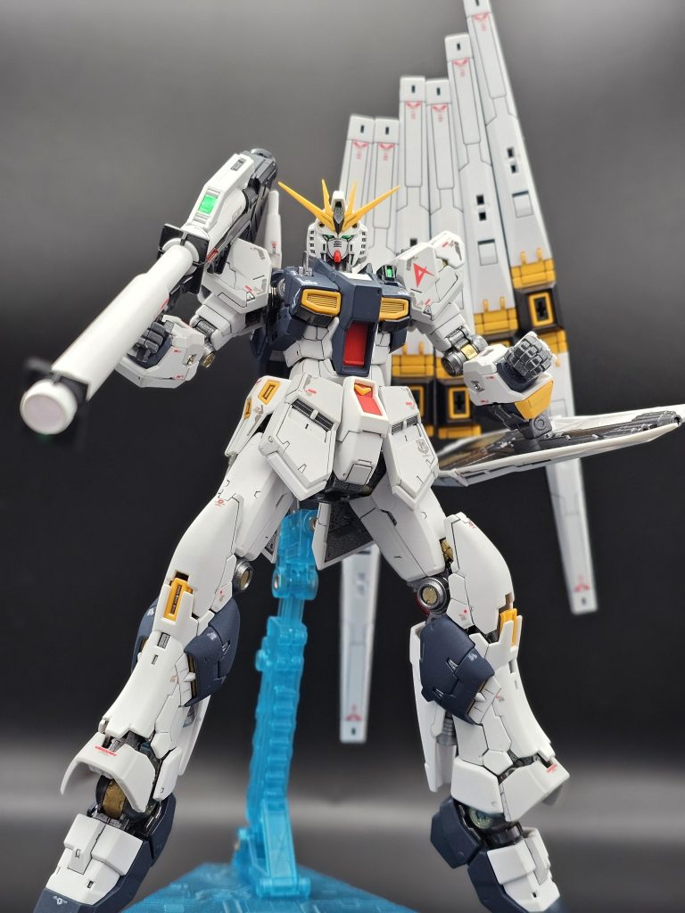 RGニューガンダム　完成–4枚目/制作者：くまお工房