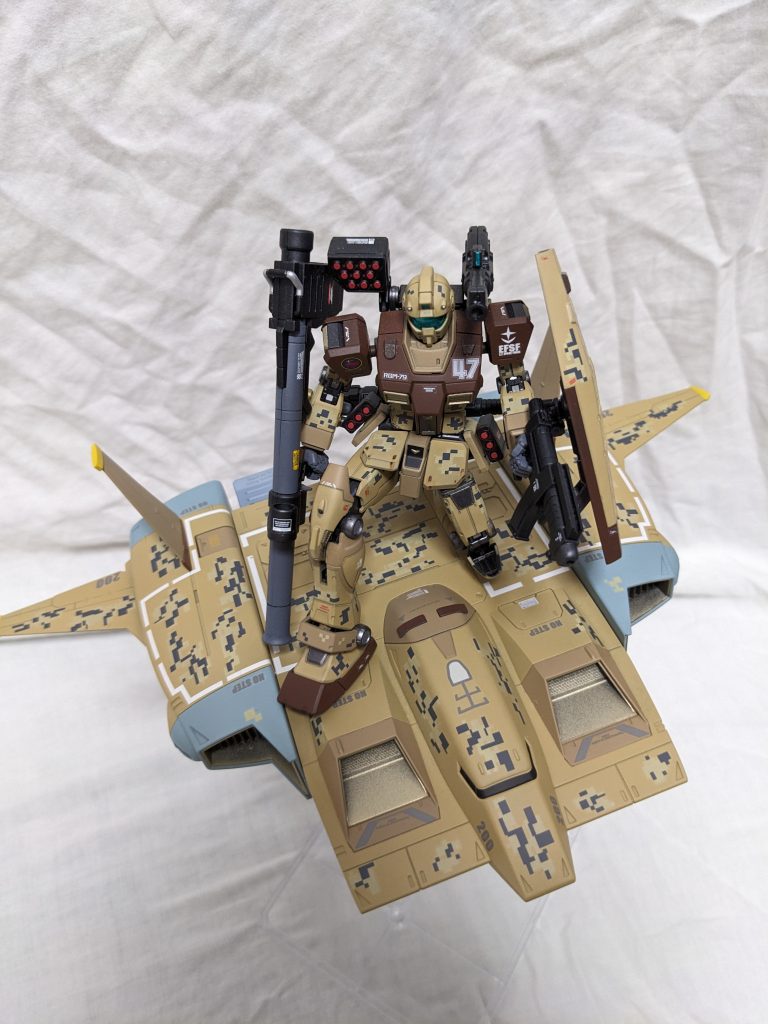 最初、エントリー用にポーズを変えて何枚か撮ってましたが、レギュレーション読んだら固定ポーズでって書いてあったので前掲の5枚を撮影