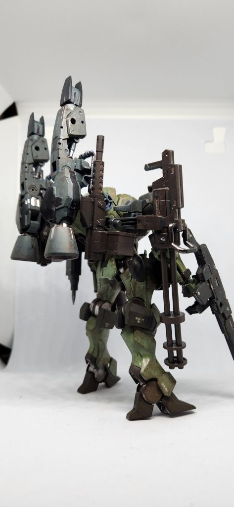 30MMのは背部大型ビームキャノン兼大型ブースターのみだったり。