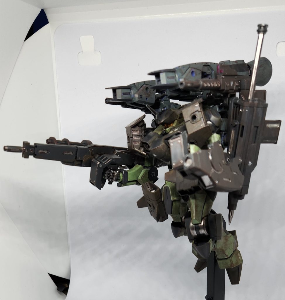 他にもフレイムスロワーや剣もあるけど、マウント場所が無いのでwウェポンセット5の装甲がビャクチ専用で手を加えないと使えんのが難点…… 