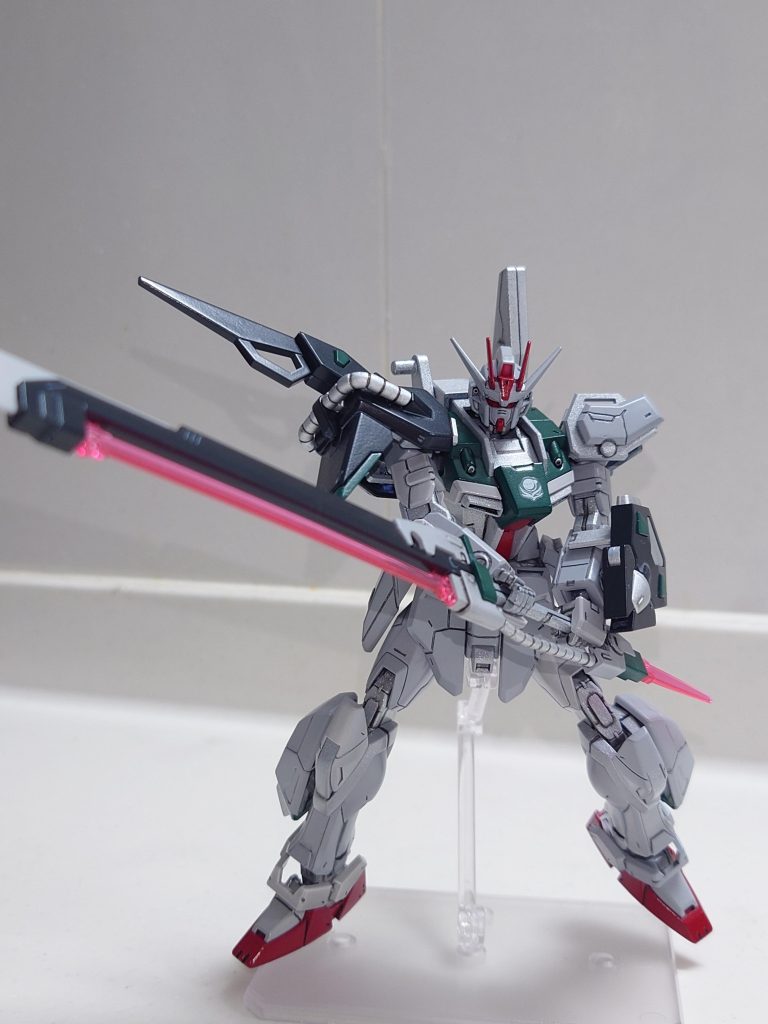 追加武装15.78m対艦刀 シュベルトゲベール写真を撮るのが難しいメイン武装長く見せようと撮るとストライクが小さくなるし、ストライクメインだと短く見えるしでなかなか写真を撮るのが難しかったです😅