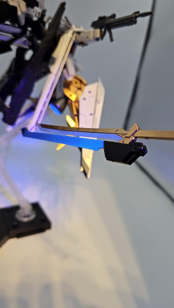 実は刀少し光りますwビーム兵装も兼ねようかと思いましたがフツノミタマがあって物理でもいいかとなったため没になった名残ですねw