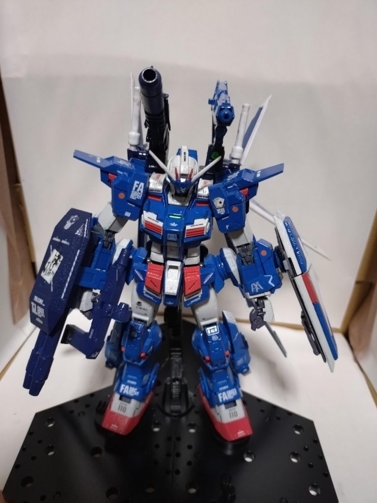 パッと見、カラーリングやパーツの増加で、ストームブリンガーのイメージが変わりましたが、それはそれで想定内です(笑)