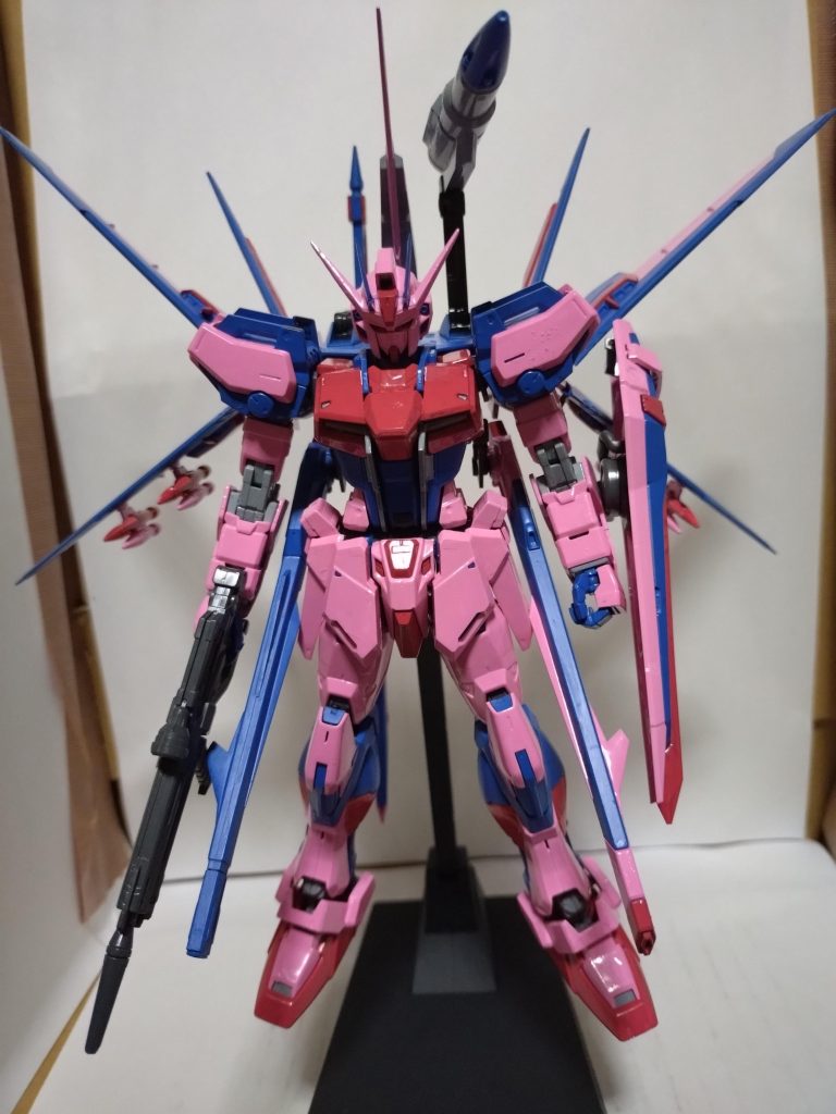 塗装する前に、ある程度カラーバランスを構想して塗装しましたが、組んで全体を見たら、あれ?ってなりました(汗)もう、やってしまったら仕方ない(汗)てな感じです。最後までご覧いただいて、ありがとうございました。