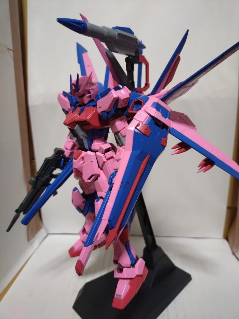 あまりポージングさせるのは好きじゃないので、棒立ち状態の写真が多いです。