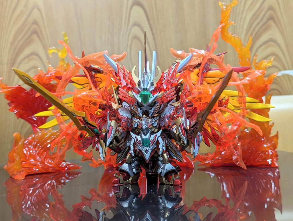 カミキバーニングガンダムのエフェクトパーツを加え武器にはヘヴィウェポンユニット ホロニックアームズのソード2本を持たせてます。エフェクトパーツ取り付け時はドライブという爆発的なエネルギーを放出し自信の性能を上昇させたり、味方に付与してドーピング効果を与える事が出来る。