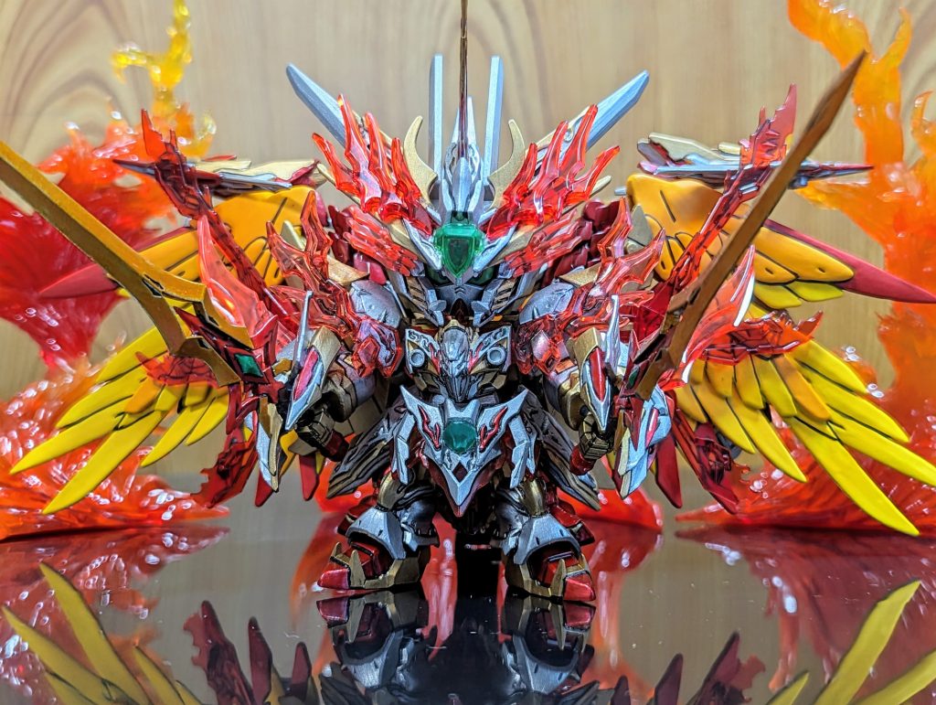 エフェクト解除旧キットのウイングゼロカスタム+武者ビクトリーの羽+マスター大将軍内のヘブンズソードの翼等を組み合わせた翼をフェニックスっぽいカラーに塗装。