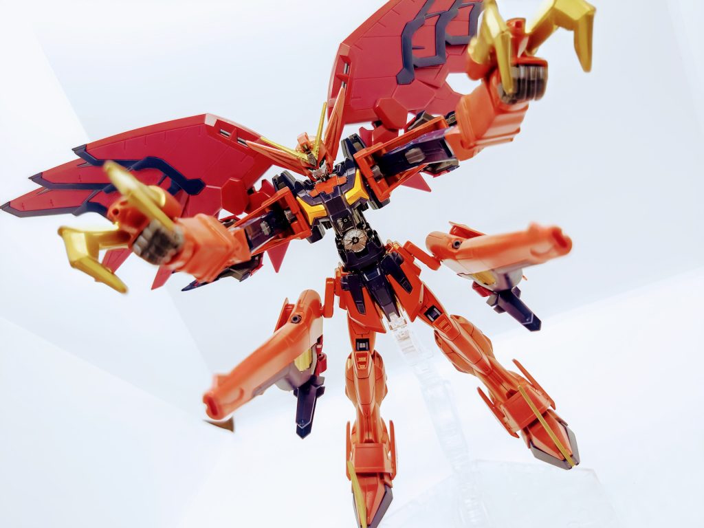 リブランスのメガソニック砲は見た目違うので、旧キットから移植しました。見にくいですが、スペースあったので、追加でスキュラも搭載してます!個人的にヴァサーゴは好きなMSなので、今後も改修していきたいと考えてます。せっかくなので、エピオンのワイバーンモードへの変形を搭載したい。ご覧いただきましてありがとうございます。