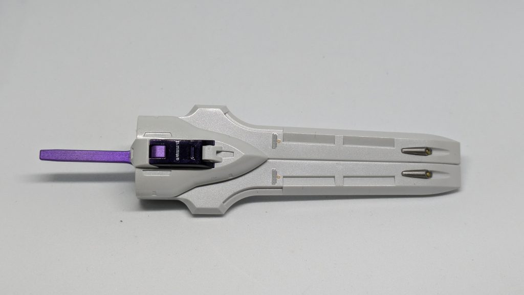 これがシュバルゼッテの全てと言っていいぐらいのギミックの塊です。展開には小さいペンチが必須です。