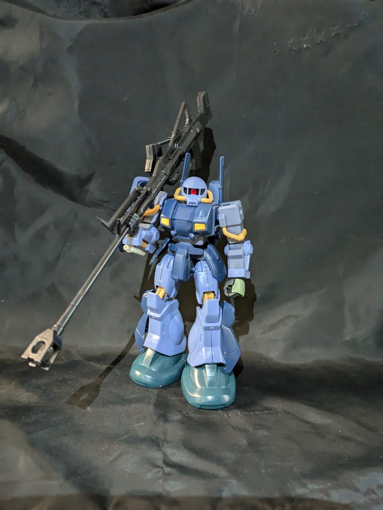 スパイク取ったり、足をズゴックのものしたり、腕のビームサーベルをつけたりとあまり改造はしておりません。