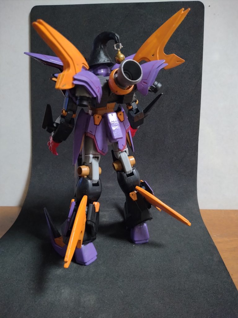 後ろ姿帽子鈴が付いてます、(キーホルダーのヤツ(笑))ヘルカスタムはジャンクで2個使ってます🎃👻🎃