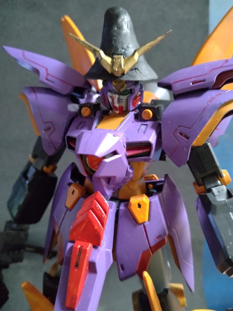 こだわりはパテで自作した帽子ヘッド🎃🎃胸にキュリオスのパーツ使ってます👻