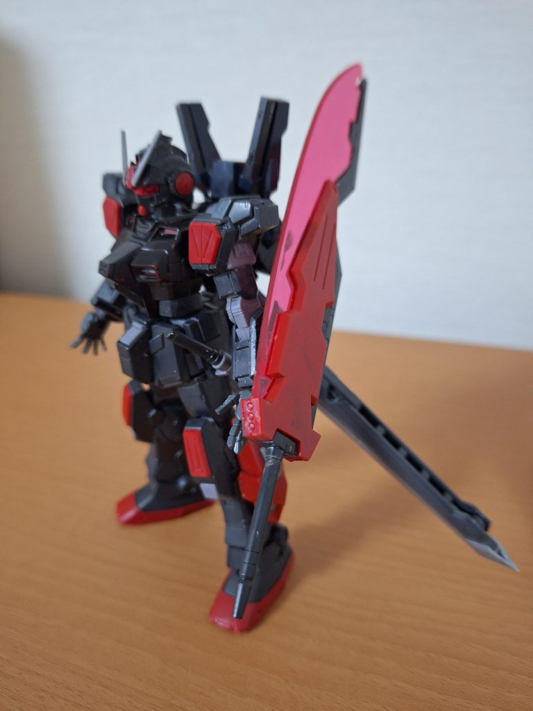 整備士「この機体は、改修1度目です。レッドライダー次世代AMBAC大気圏内実証試験型特戦使用です。いうてリペアIIです。バックパックはいずれMARK Ⅱに搭載されるでしょうし•••」グラハム「何を言う!!この機体は、どうみてもリペアIIでもⅢでもない、IVだ!!エク○アリペアIVだ!!」整備士「わ、わかりました、レッドライダーリペアIVで•••」グラハム「しかも実体剣3振、ビームサーベル4振の7振•••刹那得意のセブンソードではないか!!その名もレッドライダーリペアIVセブンソードだ!!」※ツヴァイハンダー改は実体剣ということでお願いします🙇