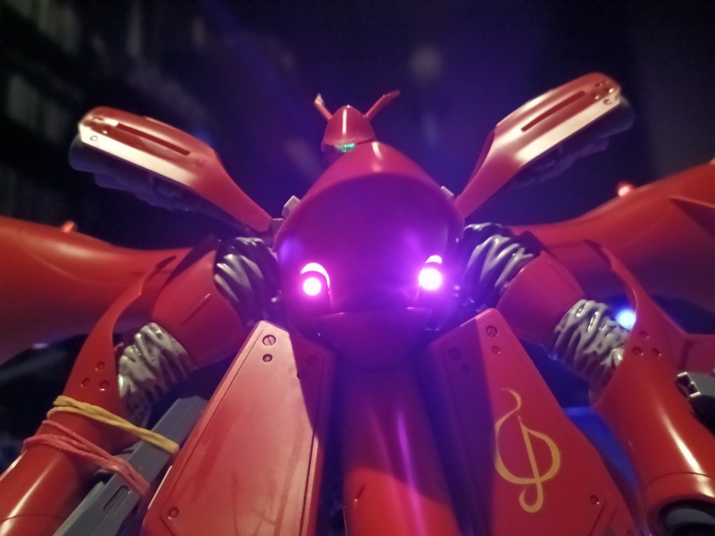 胸のバルカンはビームバルカンという脳内設定👍