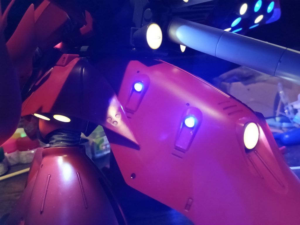 正面からは少し淋しい感じがしますが、バックからはかなり派手です😅😅💦