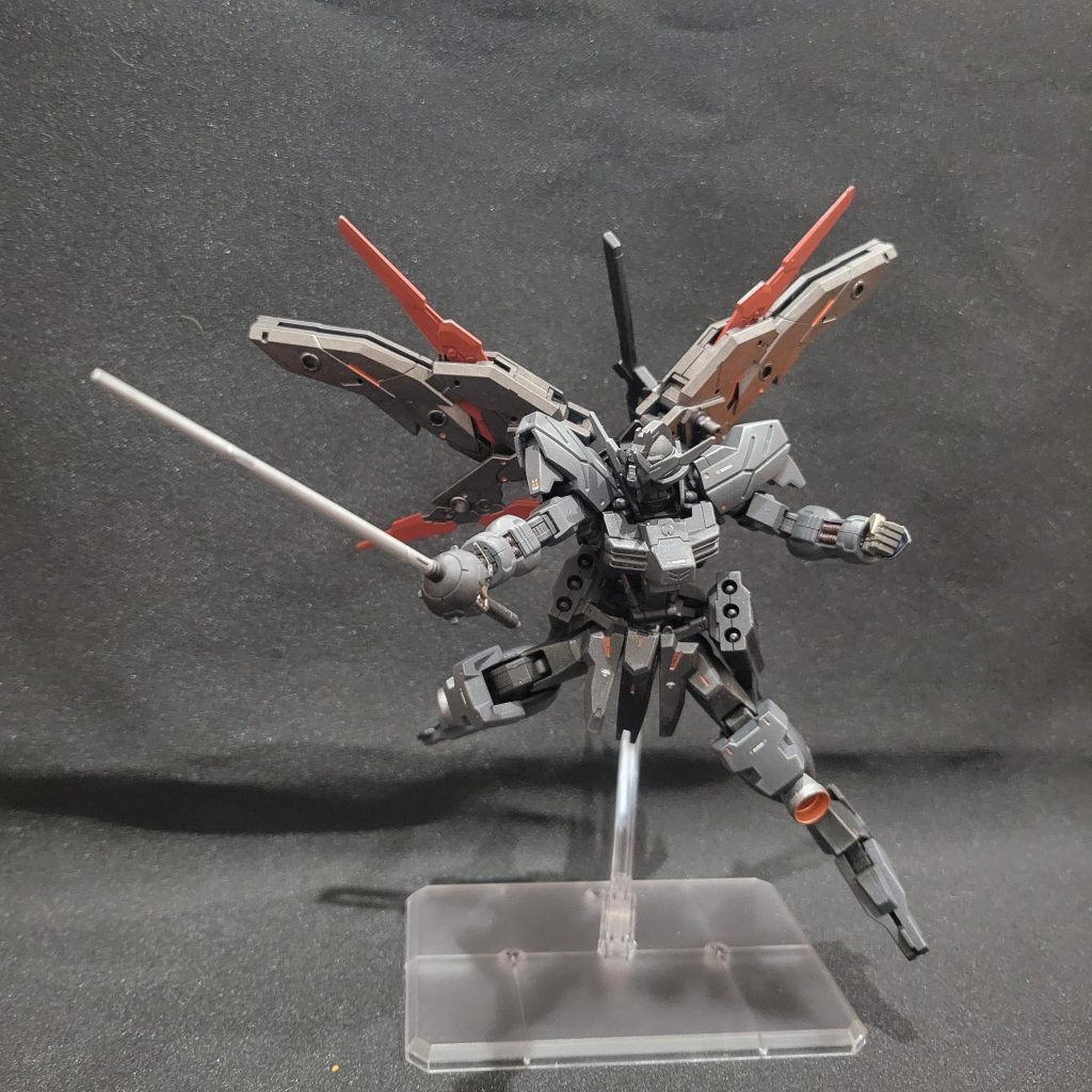 第１形態ウィング展開してバーストサーベルでの一撃離脱戦法キマリス系統が得意な直線的な戦い方