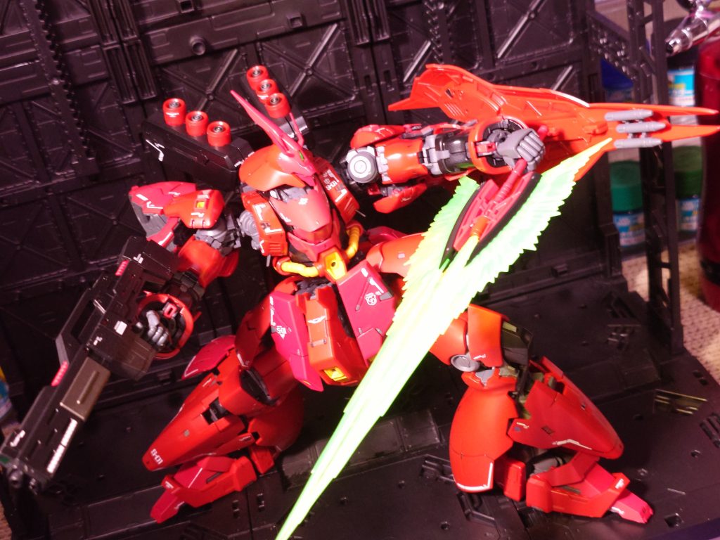 光の加減でビームトマホークが発光している感じになりました✨これカッコいい！