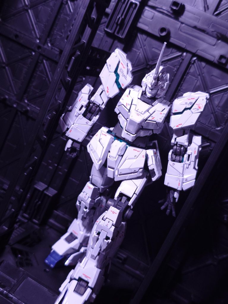 『人の未来は人が創るものだろう。』戦闘描写以外のシーンも印象に残るところが多いユニコーン。ジンネマン、オットー、ダグザ、おっさんたちが本当に人間味あって好きなんです。