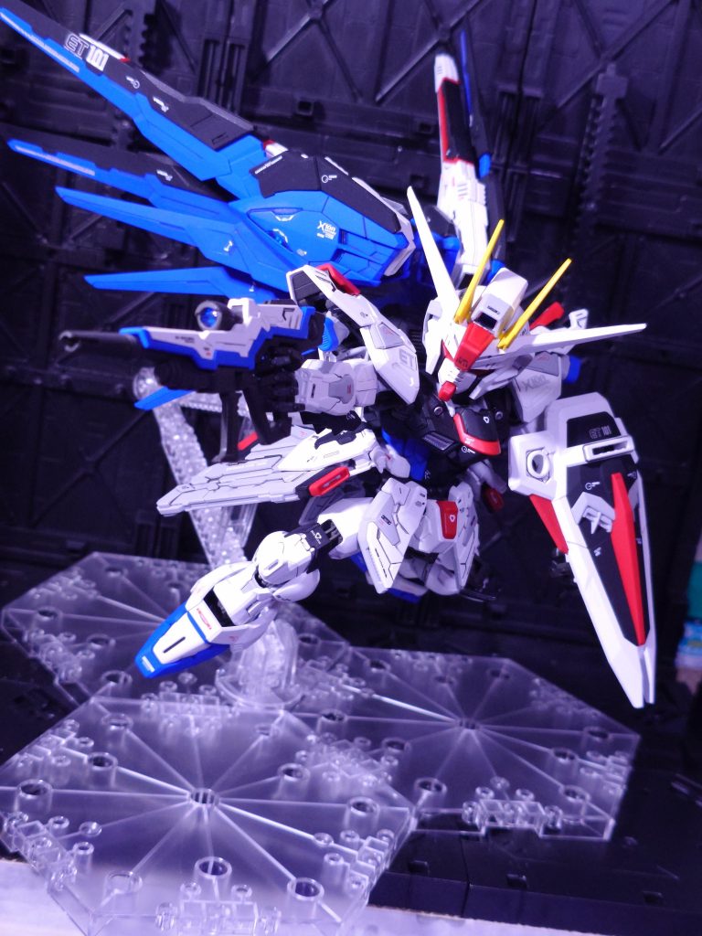 デフォルメされたルプスビームライフル、デザインが元のものとかなり違いますが、これはナイス改変じゃないでしょうか！私は大好きです！