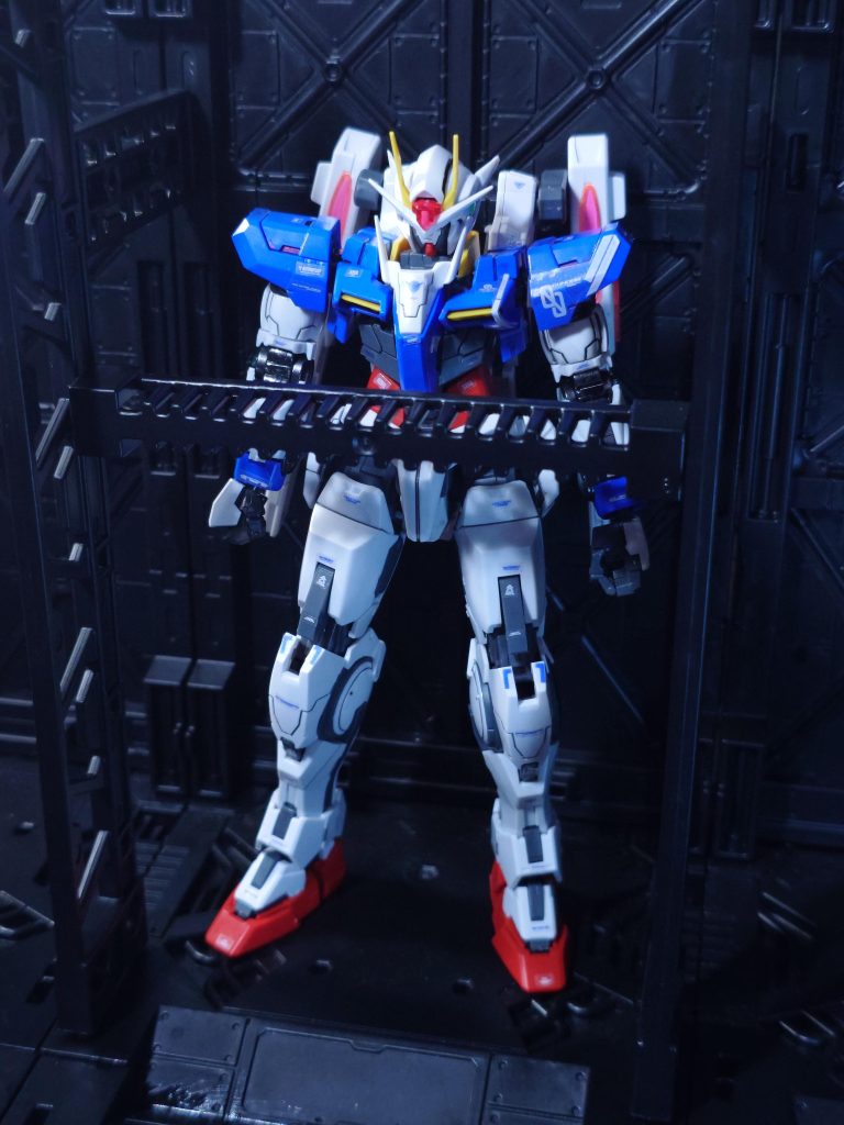 以下メタ設定粒子貯蔵タンクを使用して実戦配備されていたダブルオーライザーだが、クアッドライザーの実戦配備に伴ってその役目を終えた。ＥＬＳ決戦を乗り越えて外宇宙へ進出した人類は、プラフスキー粒子という未知のエネルギーを発生させるオーパーツと出会う。