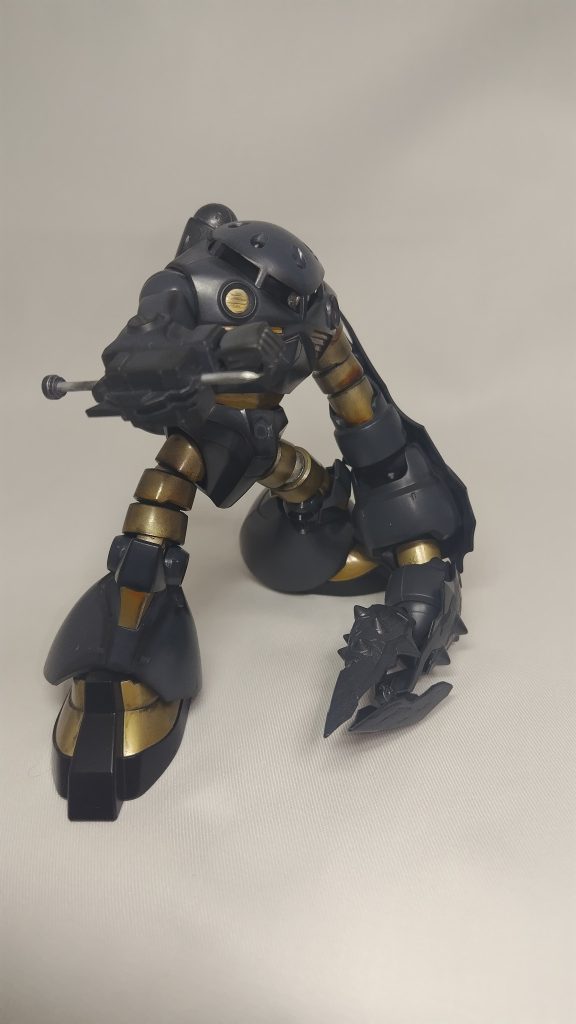 右手もドムに変え、パイルバンカー装備