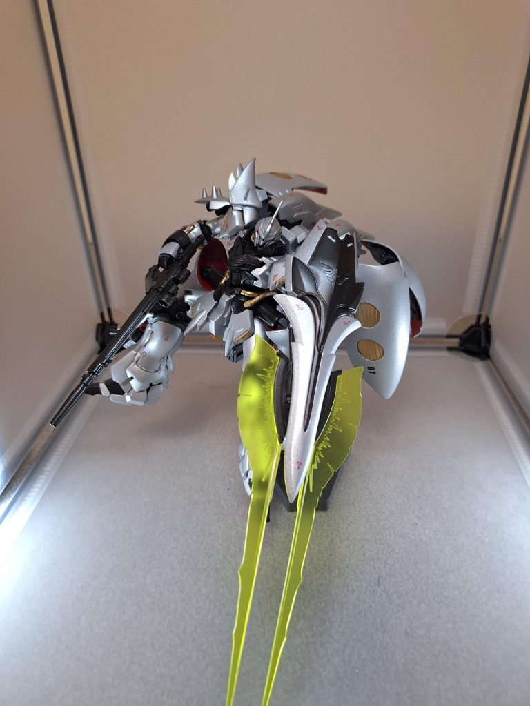 ビームトマホーク仕込みシールド「メリー・ゴウ・ラウンド」(笑)