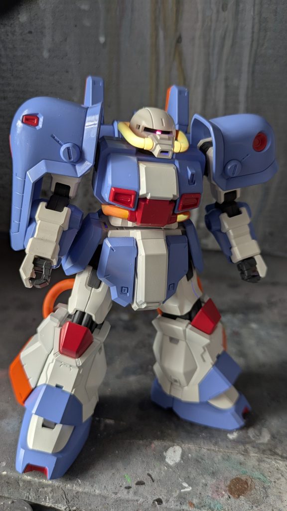 モノアイはアクリルガッシュの蛍光ローズなんで、UVライトで発光します。