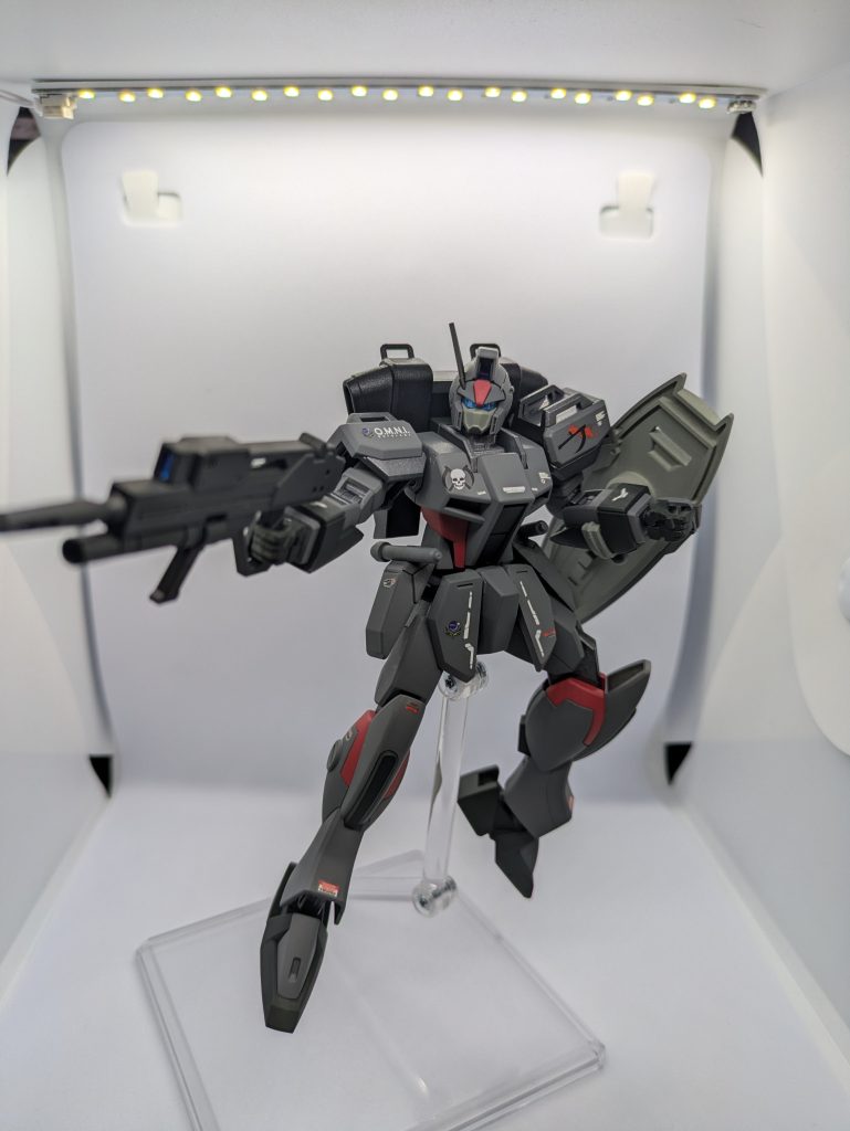 ビームライフル構え、ちなみにライフルのカメラ部分は30MMのシールを使用してます