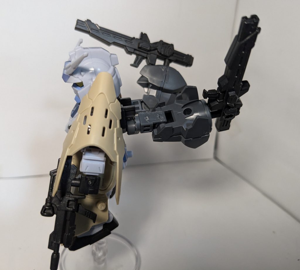 ジョイントパーツを使って可動式のアーム風にしています