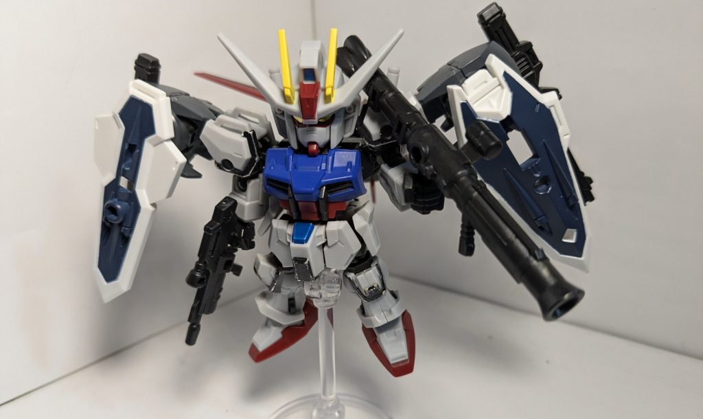 シールドを構えてバズーカを撃つのはロマンですね