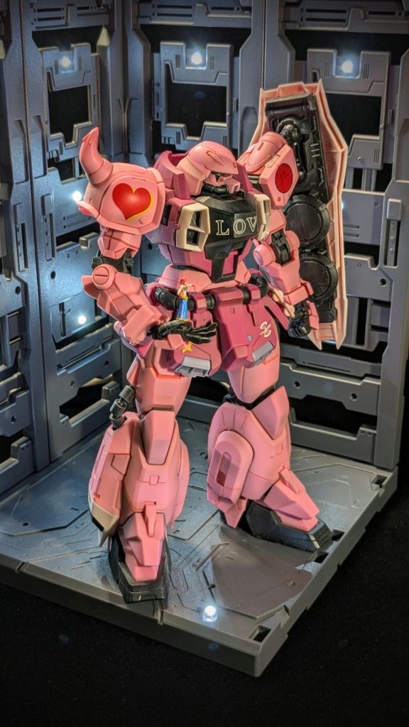 斜め上より。分かりにくいと思いますが下半身は分からない程度にトーンを落とし影を加えてます。