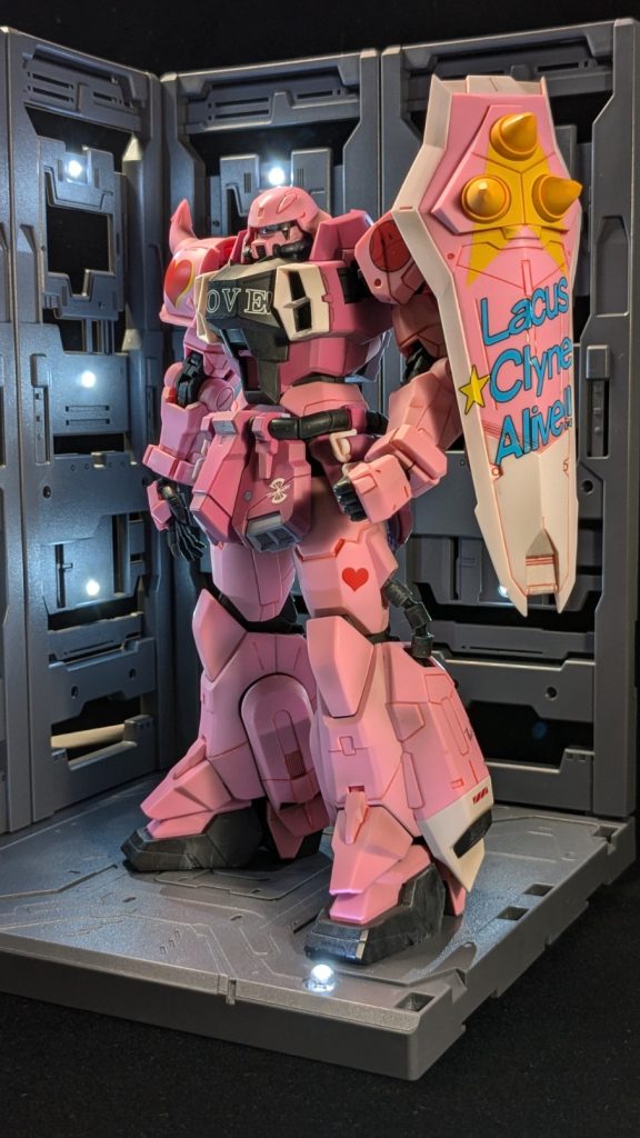 全体です。シールドの黄色シールだけ納得いかないので塗り分けしました。