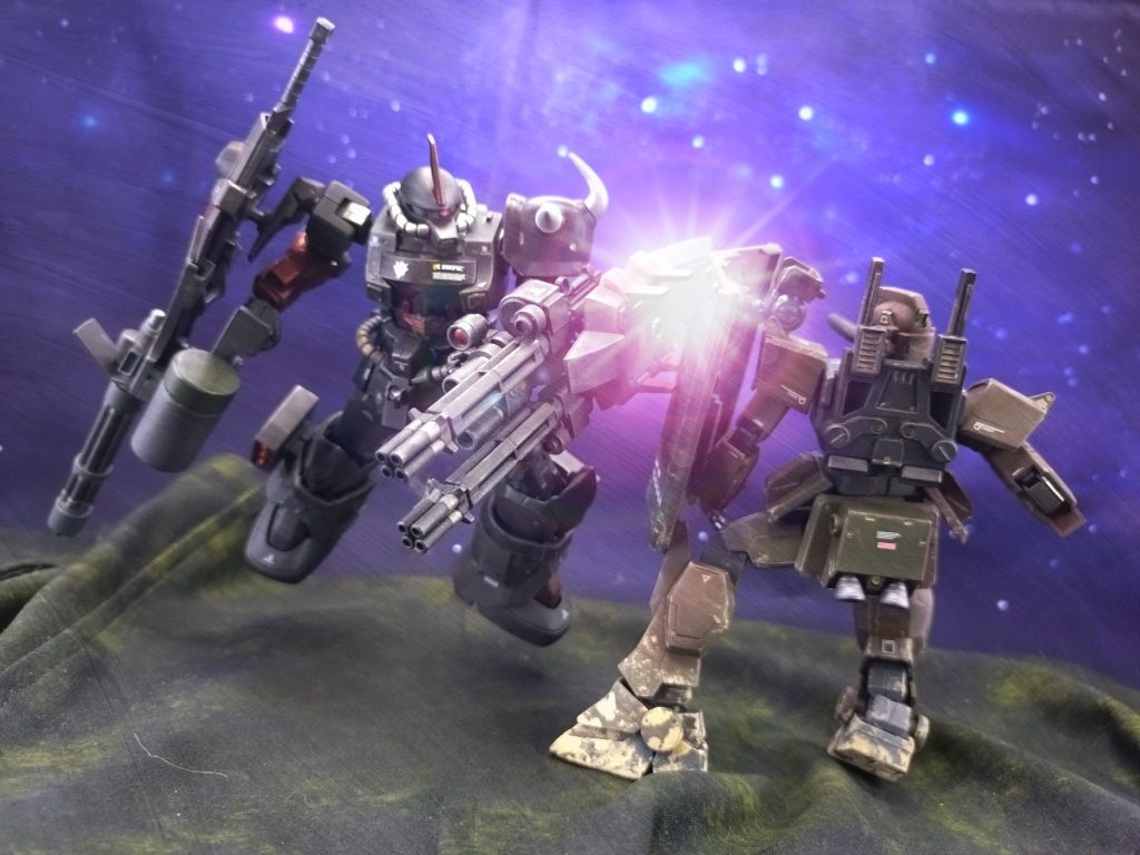 「だったら!」シールドを構えて体当たりする。装備が多い分、質量が大きく衝撃力がある。陸戦ガンダムは大きく仰け反った。