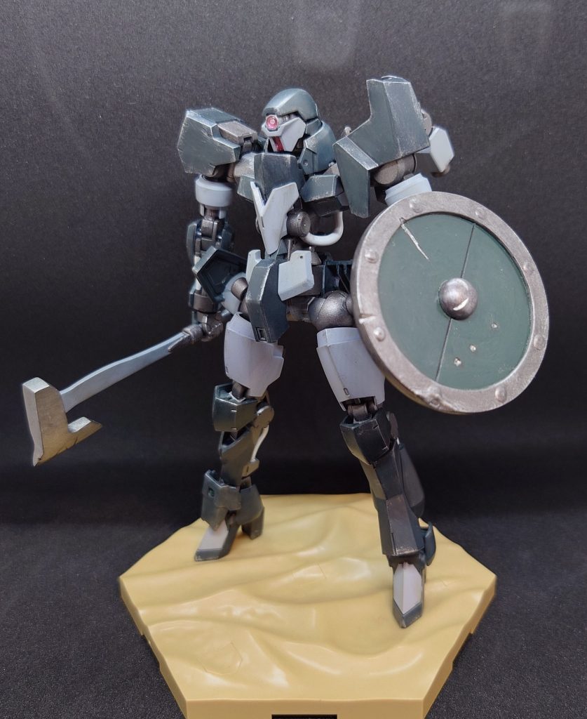 【機体設定】闇市に流れたヴァルキュリアフレームのコピーフレームにグレイズの残骸から装甲を奪って取り付けた。という設定の機体です。