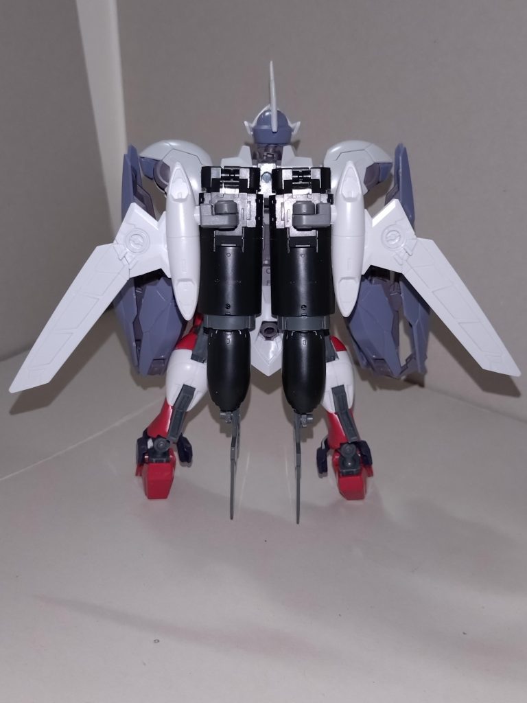 つぐみ「花音さんが前に2次改造作品(シレーヌ・デュ・デゼール)を作るときに使わなくなった、30MMアタックサブマリンのパーツです。なんでも、お互いパーツスワップをしたみたいで···」紗夜「でも、これで一段と水陸両用機らしくなるね」